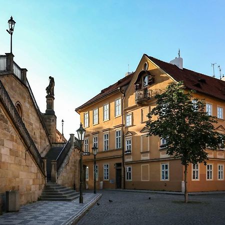 Charles Bridge Apartment Praha Bagian luar foto