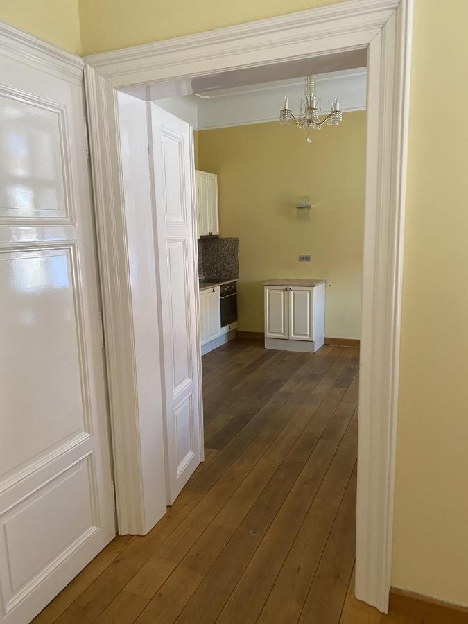 Charles Bridge Apartment Praha Bagian luar foto
