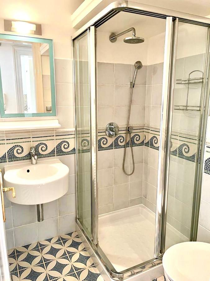 Charles Bridge Apartment Praha Bagian luar foto