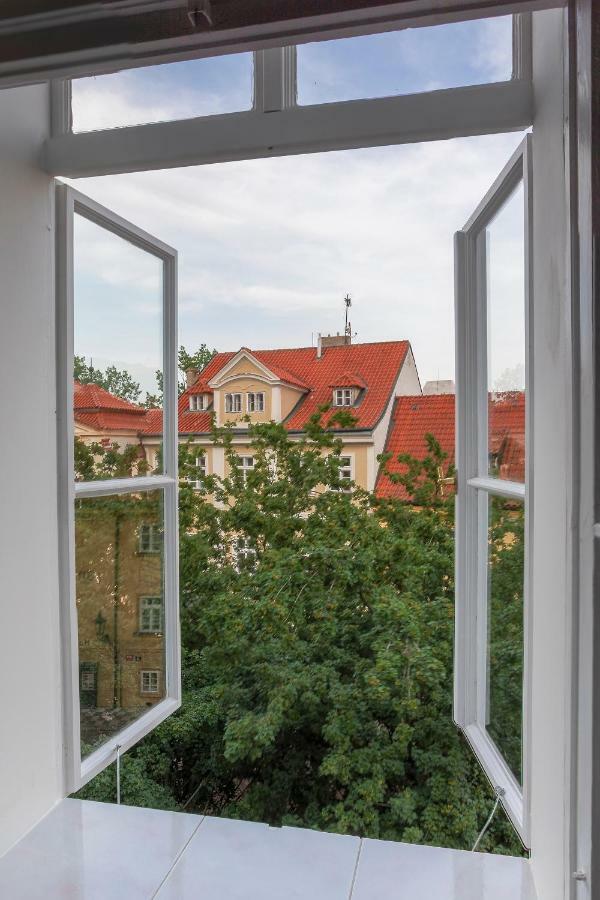 Charles Bridge Apartment Praha Bagian luar foto