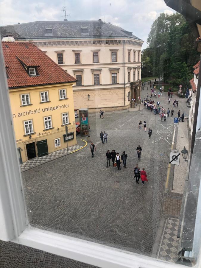 Charles Bridge Apartment Praha Bagian luar foto